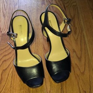 🔥1 HR SALE🔥MICHAEL KORS HEELS!